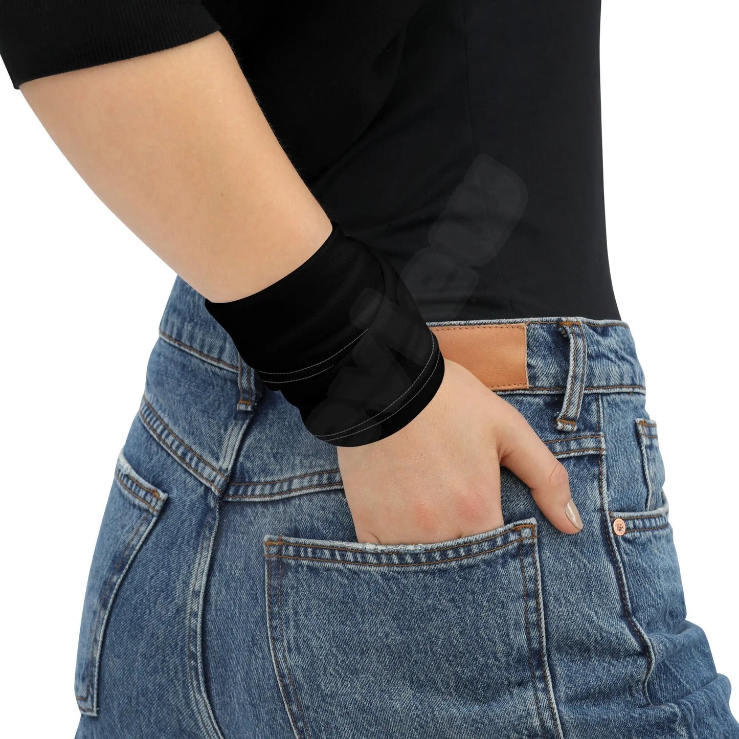Neck Gaiter blackThis neck gaiter is a versatile accessory that can be used as a face covering, headband, bandana, wristband, and neck warmer. Upgrade your accessory game and find a Canvas GraffittiNeck Gaiter black