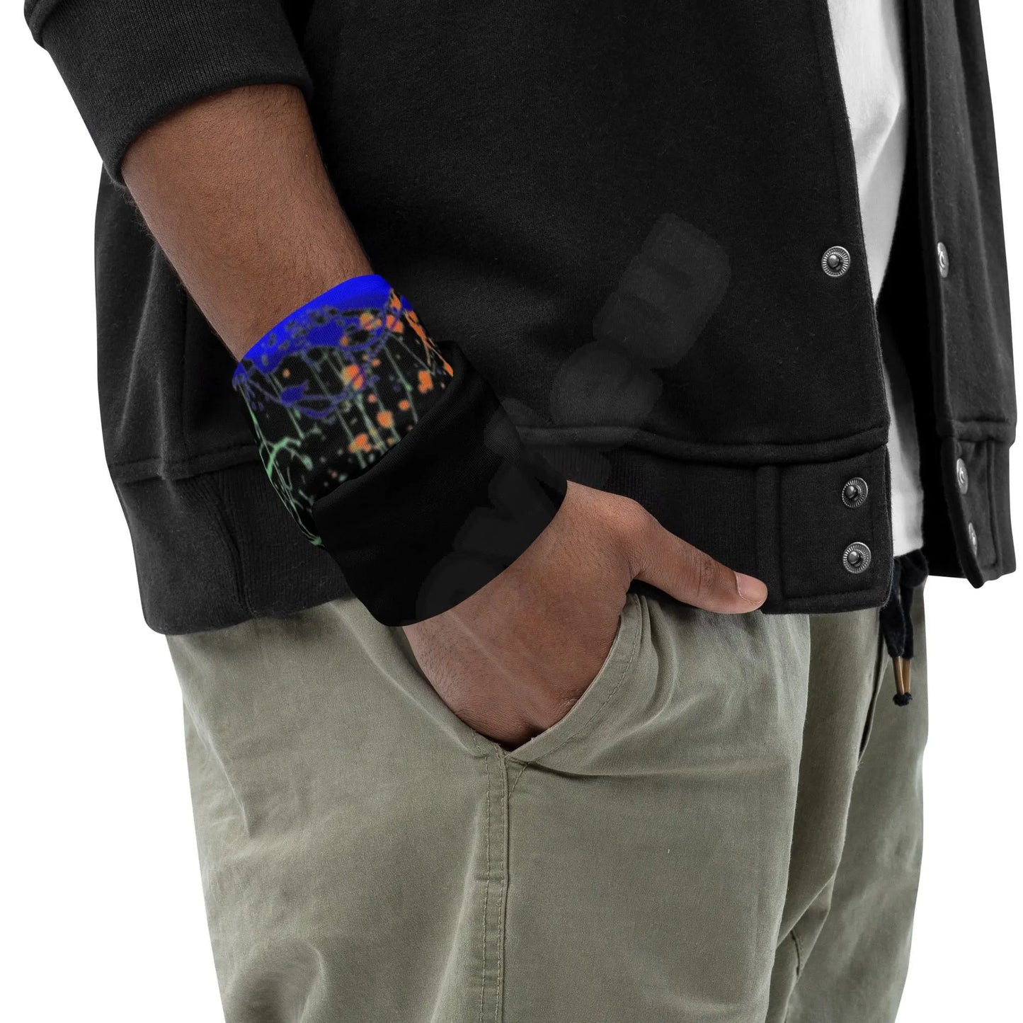 Neck Gaiter blackThis neck gaiter is a versatile accessory that can be used as a face covering, headband, bandana, wristband, and neck warmer. Upgrade your accessory game and find a Canvas GraffittiNeck Gaiter black